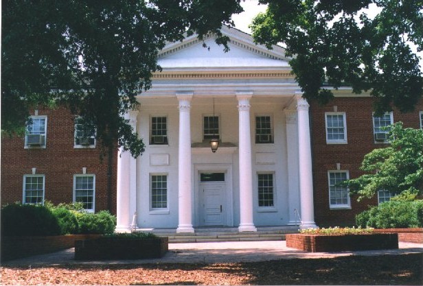 Alumni Memorial Building, North Carolina State University - Klicken zum Vergrößern